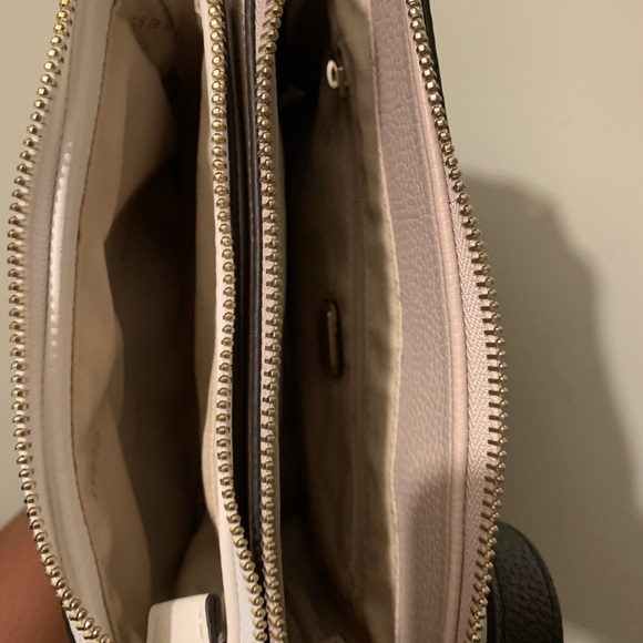 GUESS Becca Double Zip Cross body bag NWOT - Picture 4 of 5